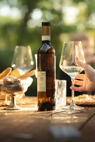 calice di vino bianco