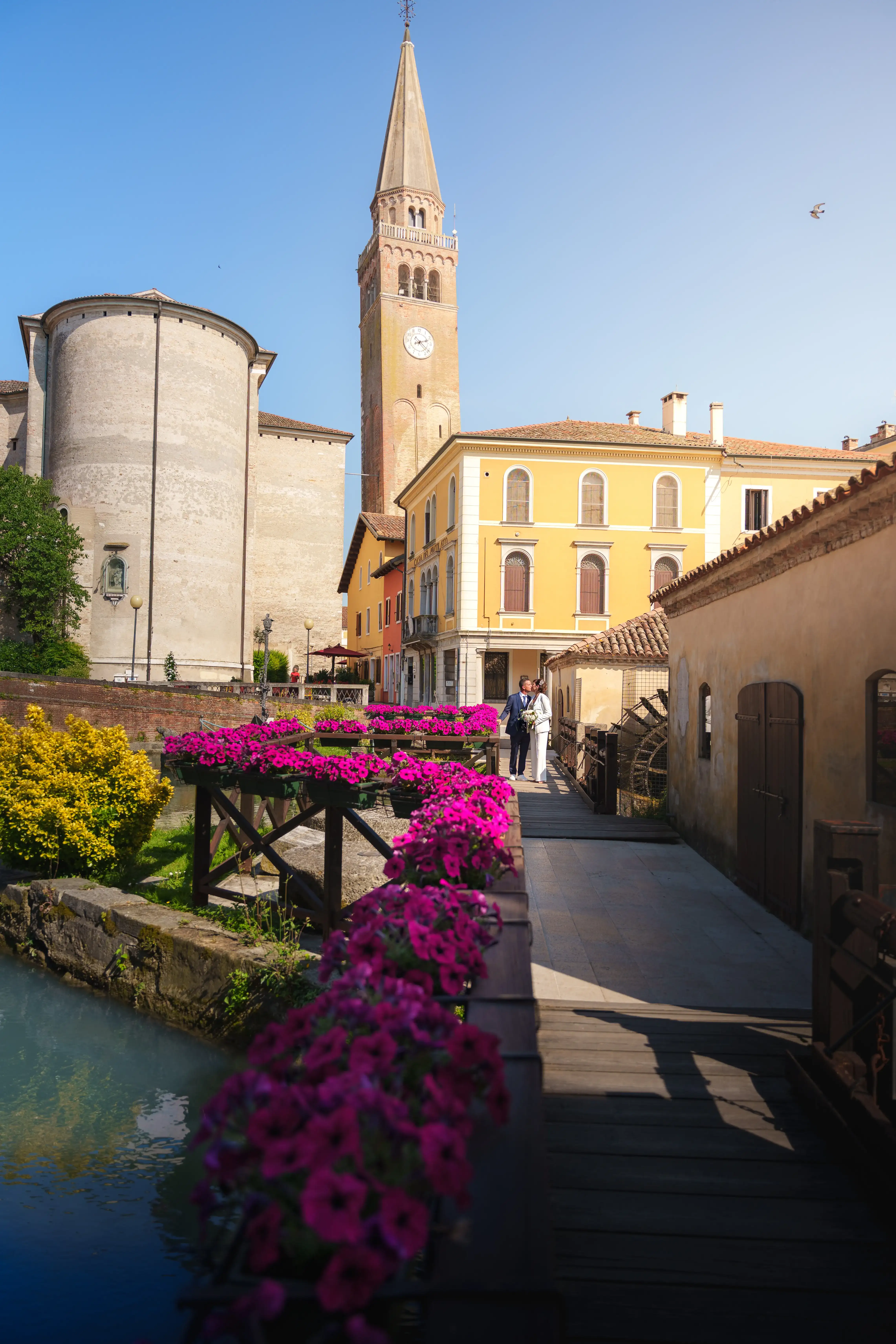 Sposi con paesaggio